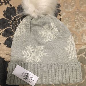 NWT!!  Loft Outlet Snowflake Pom-Pom Hat
